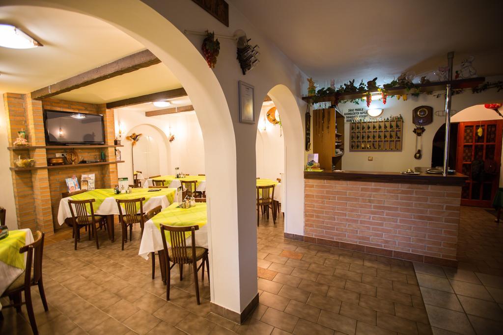 Penzion U Kraliku Kurdejov Exterior photo